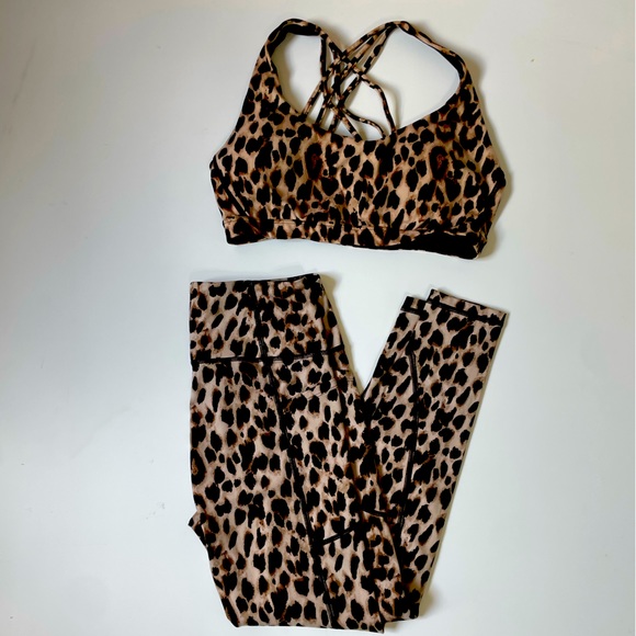 Cheetah Print Leggings only - Picture 2 of 4